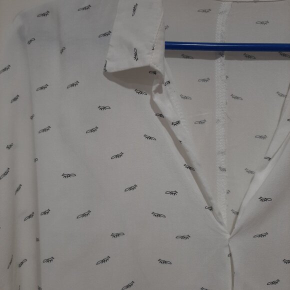 Fox motif boutique button up blouse made in Montreal - Picture 3 of 9